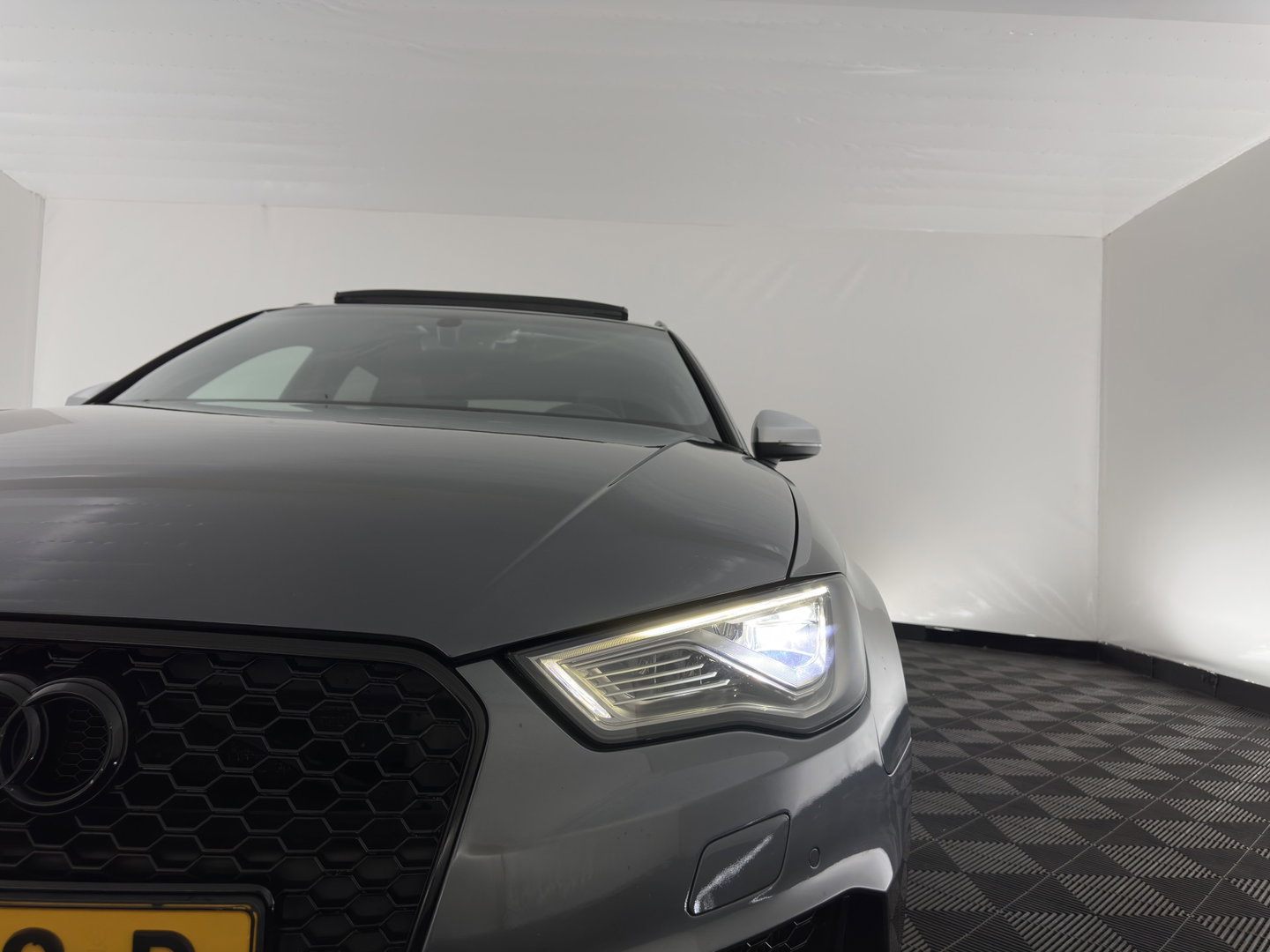 Audi RS3 Sportback 2.5 TFSI quattro Pro Line Plus *RS-SEATS | PANO | NAPPA-FULL-LEATHER | BANG&OLUFSEN | CAMERA | KEYLESS | NAVI-FULLMAP | PRIVACY-GLASS | SHIFTPADDLES | 19''ALU*