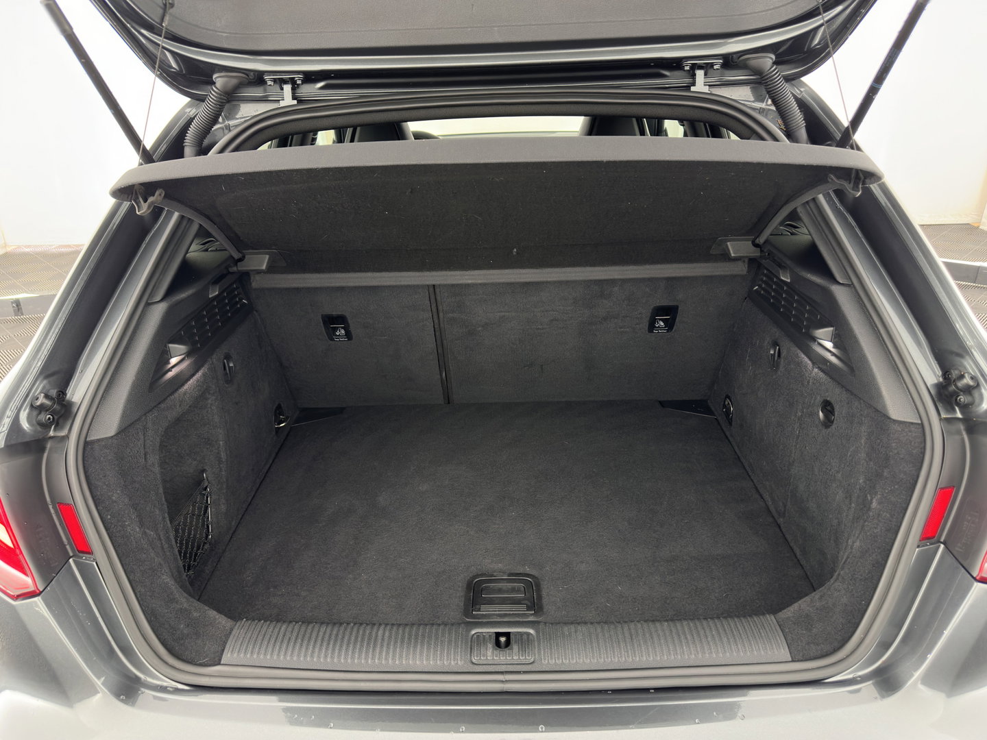 Audi RS3 Sportback 2.5 TFSI quattro Pro Line Plus *RS-SEATS | PANO | NAPPA-FULL-LEATHER | BANG&OLUFSEN | CAMERA | KEYLESS | NAVI-FULLMAP | PRIVACY-GLASS | SHIFTPADDLES | 19''ALU*