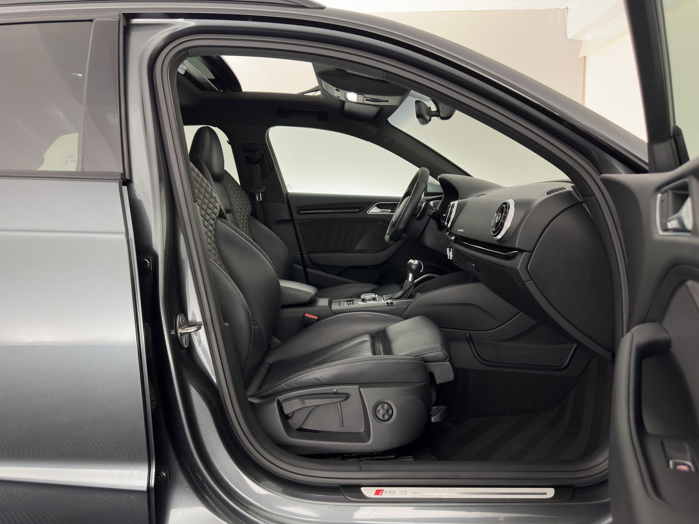 Audi RS3 Sportback 2.5 TFSI quattro Pro Line Plus *RS-SEATS | PANO | NAPPA-FULL-LEATHER | BANG&OLUFSEN | CAMERA | KEYLESS | NAVI-FULLMAP | PRIVACY-GLASS | SHIFTPADDLES | 19''ALU*