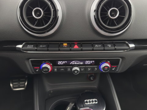 Audi RS3 Sportback 2.5 TFSI quattro Pro Line Plus *RS-SEATS | PANO | NAPPA-FULL-LEATHER | BANG&OLUFSEN | CAMERA | KEYLESS | NAVI-FULLMAP | PRIVACY-GLASS | SHIFTPADDLES | 19''ALU*