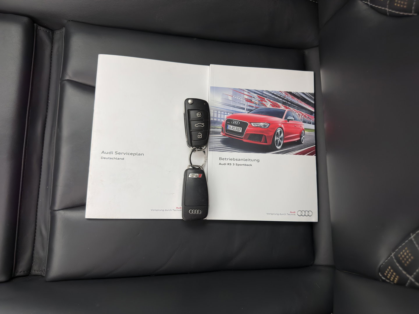 Audi RS3 Sportback 2.5 TFSI quattro Pro Line Plus *RS-SEATS | PANO | NAPPA-FULL-LEATHER | BANG&OLUFSEN | CAMERA | KEYLESS | NAVI-FULLMAP | PRIVACY-GLASS | SHIFTPADDLES | 19''ALU*
