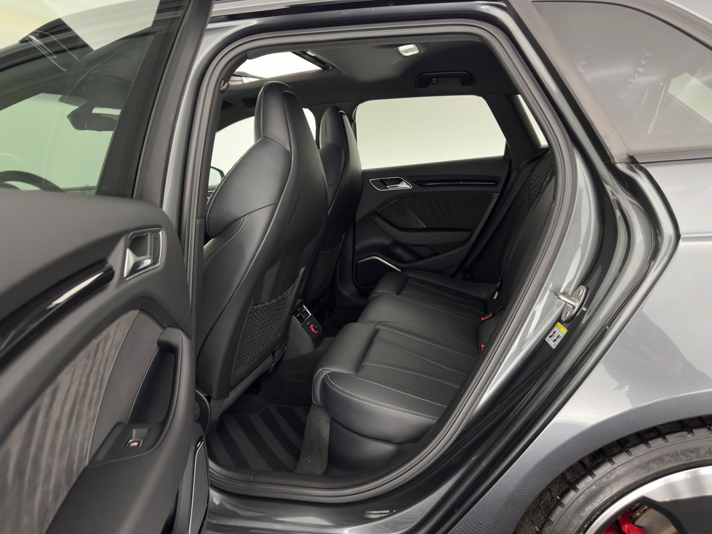 Audi RS3 Sportback 2.5 TFSI quattro Pro Line Plus *RS-SEATS | PANO | NAPPA-FULL-LEATHER | BANG&OLUFSEN | CAMERA | KEYLESS | NAVI-FULLMAP | PRIVACY-GLASS | SHIFTPADDLES | 19''ALU*