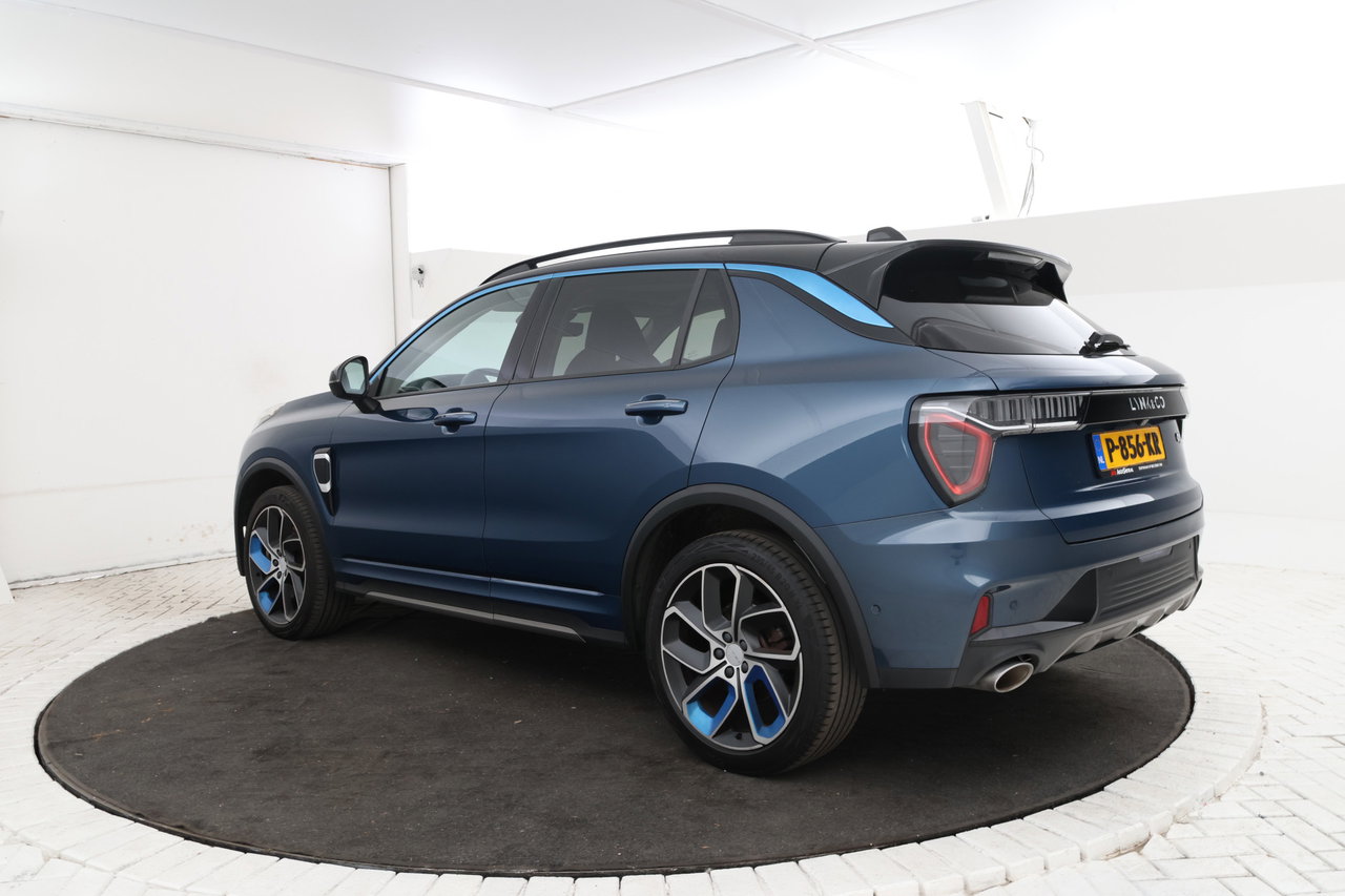 Lynk & Co 01