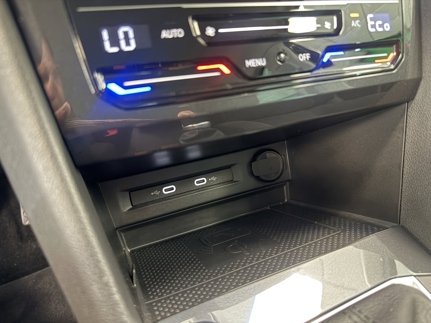 Volkswagen Tiguan 1.4 TSI eHybrid Elegance ACC PDC Lane Assist Blindspot Navi Carplay 24 Maanden garantie* (Vraag naar de voorwaarden)