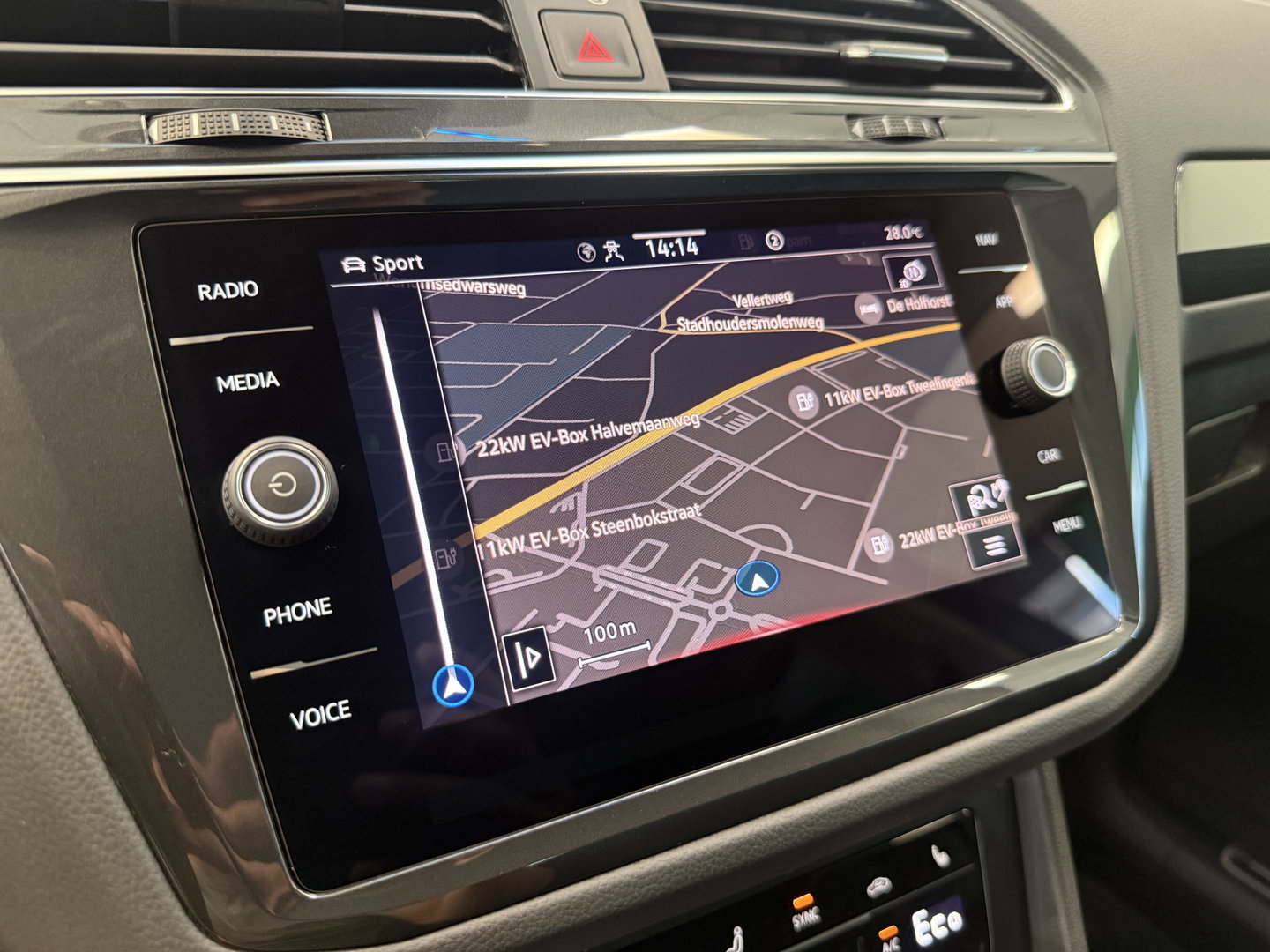 Volkswagen Tiguan 1.4 TSI eHybrid Elegance ACC PDC Lane Assist Blindspot Navi Carplay 24 Maanden garantie* (Vraag naar de voorwaarden)