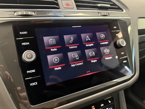 Volkswagen Tiguan 1.4 TSI eHybrid Elegance ACC PDC Lane Assist Blindspot Navi Carplay 24 Maanden garantie* (Vraag naar de voorwaarden)