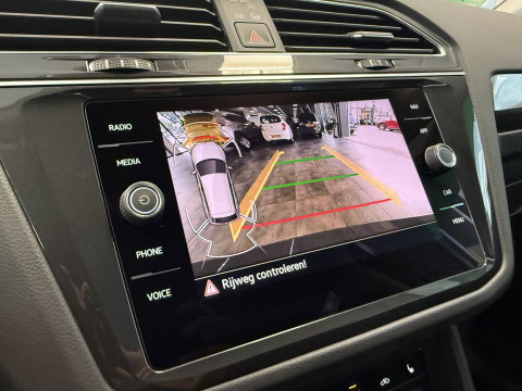Volkswagen Tiguan 1.4 TSI eHybrid Elegance ACC PDC Lane Assist Blindspot Navi Carplay 24 Maanden garantie* (Vraag naar de voorwaarden)