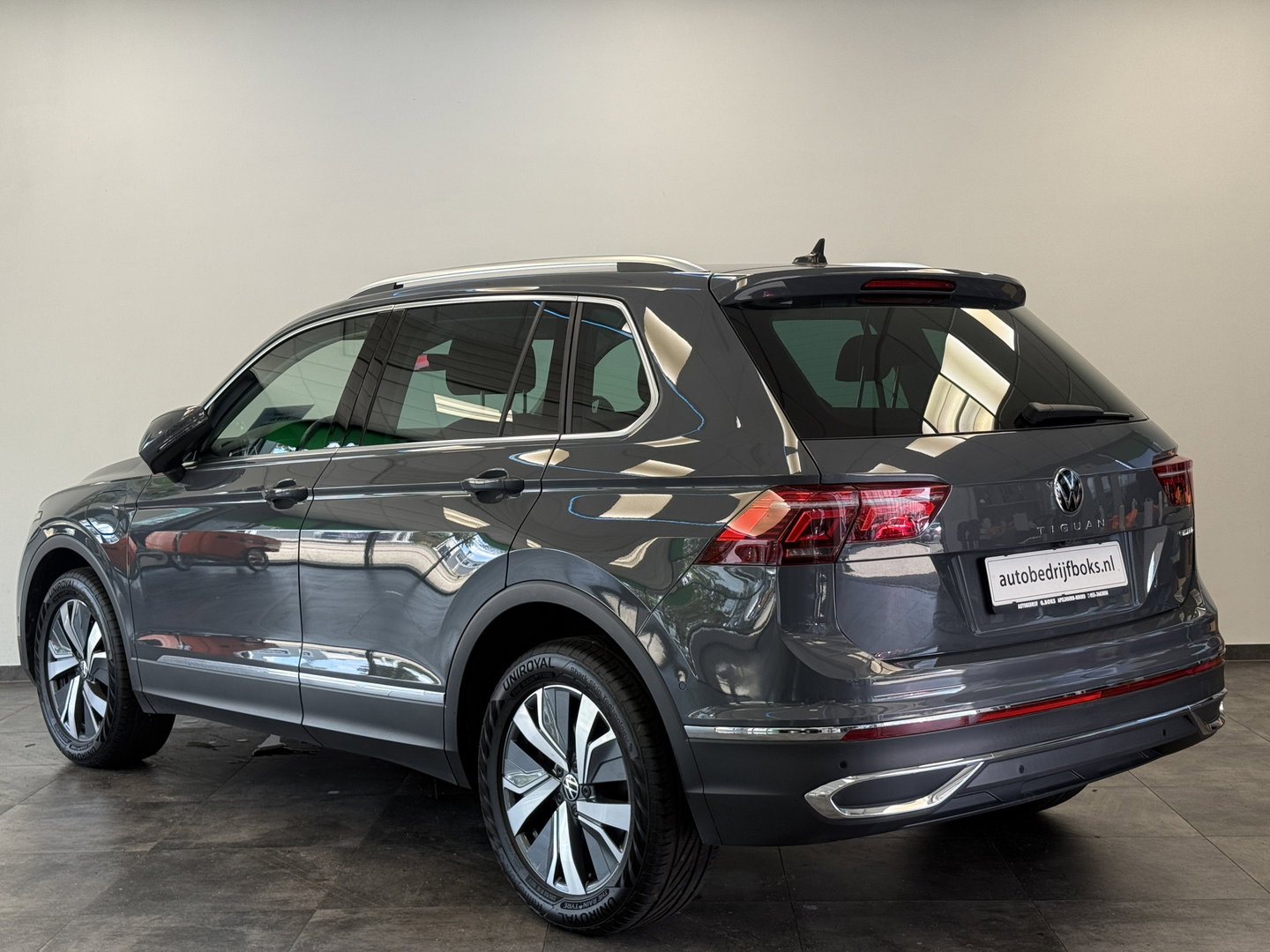 Volkswagen Tiguan 1.4 TSI eHybrid Elegance ACC PDC Lane Assist Blindspot Navi Carplay 24 Maanden garantie* (Vraag naar de voorwaarden)