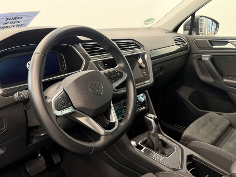 Volkswagen Tiguan 1.4 TSI eHybrid Elegance ACC PDC Lane Assist Blindspot Navi Carplay 24 Maanden garantie* (Vraag naar de voorwaarden)