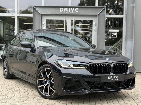 BMW 5 Serie Touring 530e xDrive High Ex. M-Sport |Pano|M-Seats|HUD|Laser|Trekhaak|19"