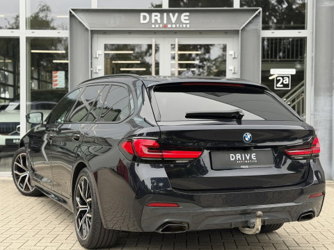 BMW 5 Serie Touring 530e xDrive High Ex. M-Sport |Pano|M-Seats|HUD|Laser|Trekhaak|19"