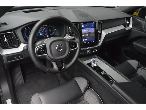 Volvo XC60 T8 Hybride AWD Ultra Black Edition | Head-Up Display | Harman/Kardon | Panoramdak | 360 Camera |