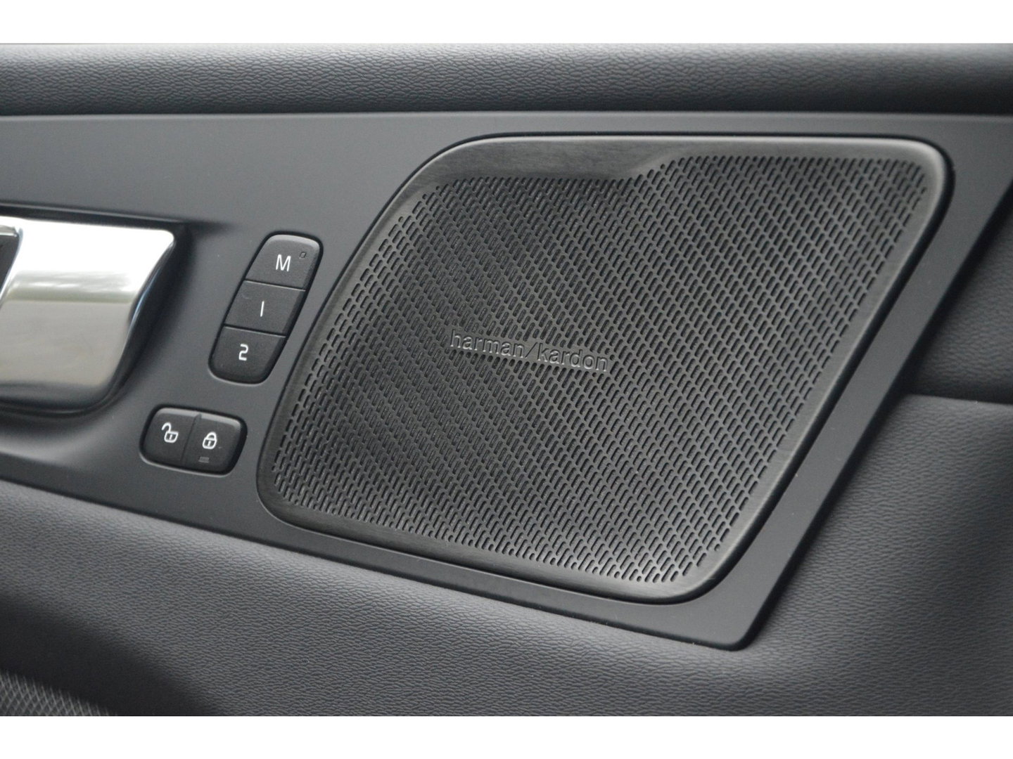 Volvo XC60 T8 Hybride AWD Ultra Black Edition | Head-Up Display | Harman/Kardon | Panoramdak | 360 Camera |