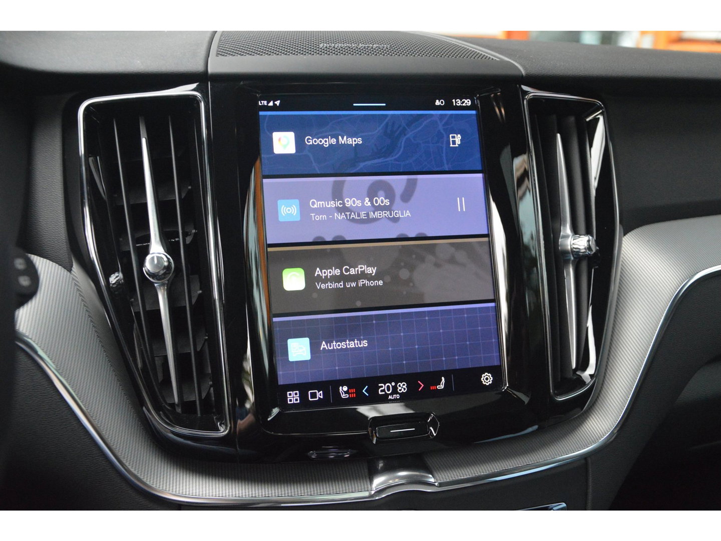 Volvo XC60 T8 Hybride AWD Ultra Black Edition | Head-Up Display | Harman/Kardon | Panoramdak | 360 Camera |