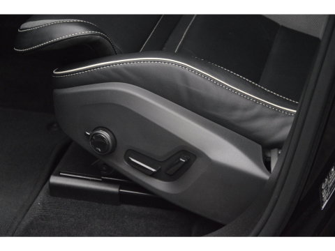 Volvo XC60 T8 Hybride AWD Ultra Black Edition | Head-Up Display | Harman/Kardon | Panoramdak | 360 Camera |
