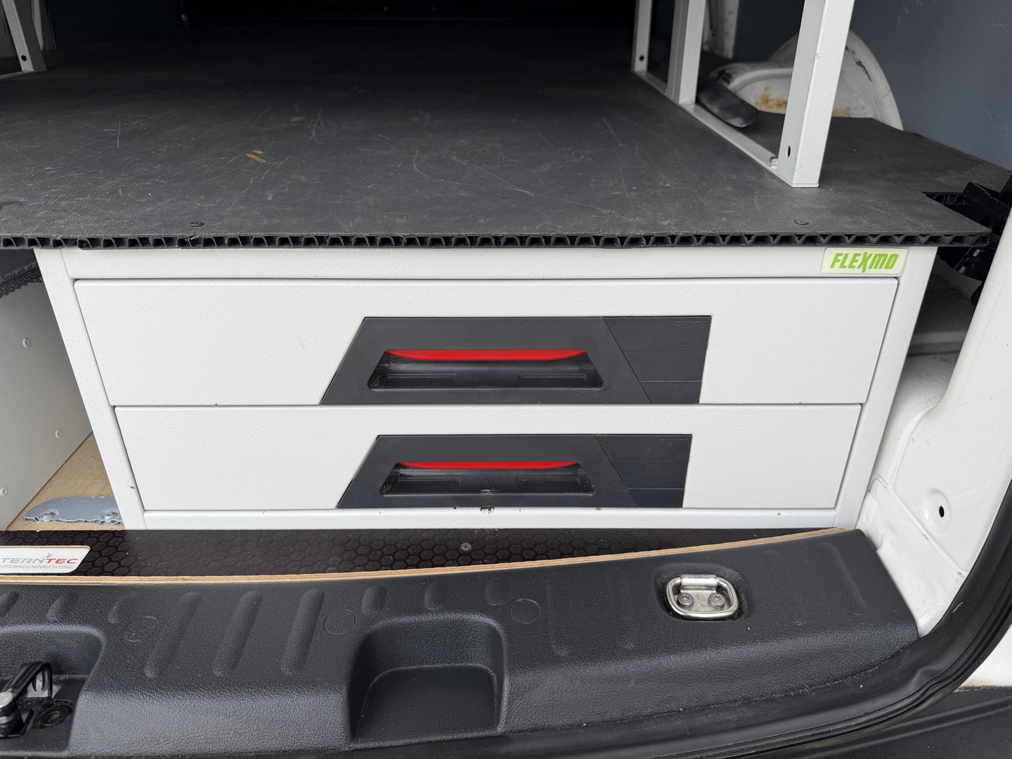 Volkswagen Caddy 2.0 TDI L2H1 BMT Maxi Comfortline / vaste prijs rijklaar € 15.950 ex btw / euro 6 / bpm vrij / ingerichte laadruimte / ex KPN / airco / cruise / pdc achter / omvormer !