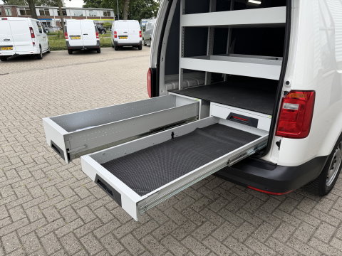 Volkswagen Caddy 2.0 TDI L2H1 BMT Maxi Comfortline / vaste prijs rijklaar € 15.950 ex btw / euro 6 / bpm vrij / ingerichte laadruimte / ex KPN / airco / cruise / pdc achter / omvormer !
