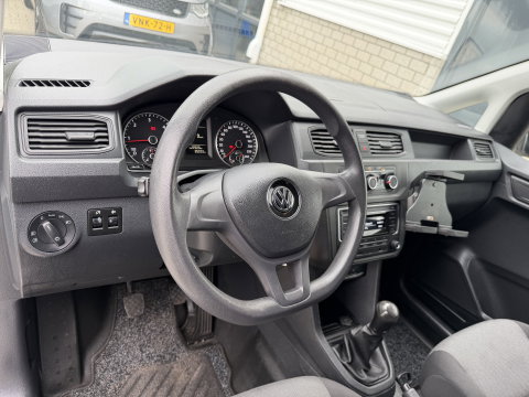 Volkswagen Caddy 2.0 TDI L2H1 BMT Maxi Comfortline / vaste prijs rijklaar € 15.950 ex btw / euro 6 / bpm vrij / ingerichte laadruimte / ex KPN / airco / cruise / pdc achter / omvormer !