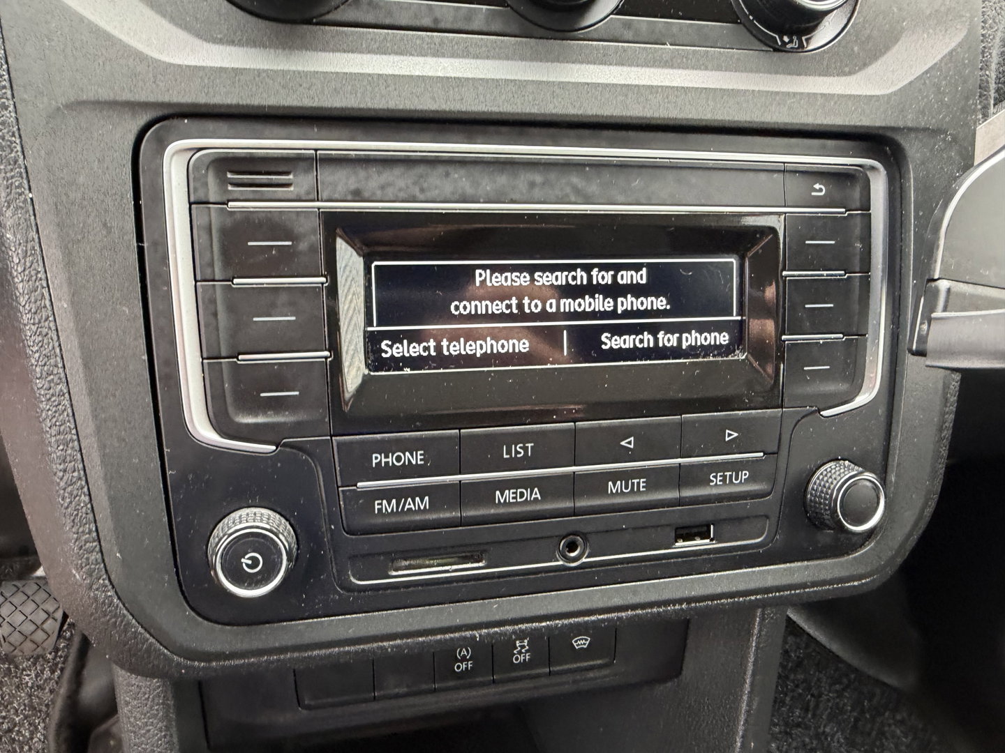 Volkswagen Caddy 2.0 TDI L2H1 BMT Maxi Comfortline / vaste prijs rijklaar € 15.950 ex btw / euro 6 / bpm vrij / ingerichte laadruimte / ex KPN / airco / cruise / pdc achter / omvormer !