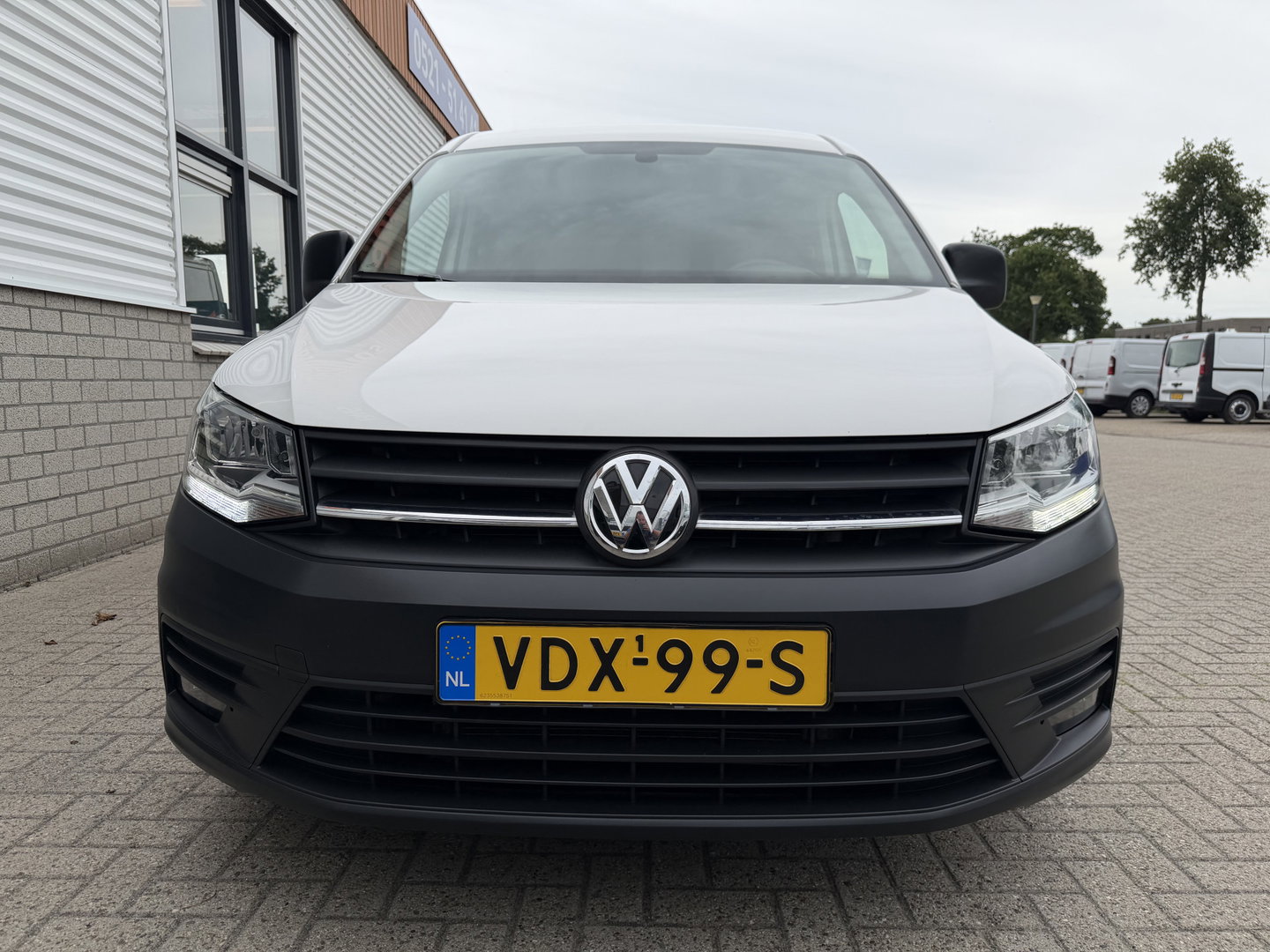 Volkswagen Caddy 2.0 TDI L2H1 BMT Maxi Comfortline / vaste prijs rijklaar € 15.950 ex btw / euro 6 / bpm vrij / ingerichte laadruimte / ex KPN / airco / cruise / pdc achter / omvormer !