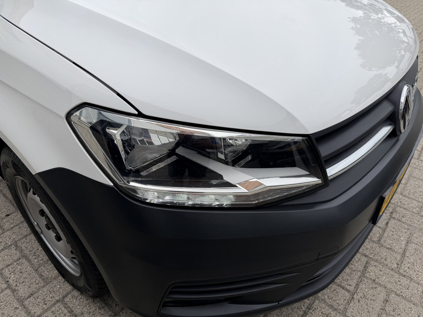 Volkswagen Caddy 2.0 TDI L2H1 BMT Maxi Comfortline / vaste prijs rijklaar € 15.950 ex btw / euro 6 / bpm vrij / ingerichte laadruimte / ex KPN / airco / cruise / pdc achter / omvormer !