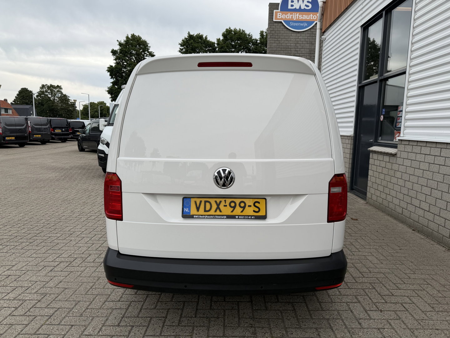 Volkswagen Caddy 2.0 TDI L2H1 BMT Maxi Comfortline / vaste prijs rijklaar € 15.950 ex btw / euro 6 / bpm vrij / ingerichte laadruimte / ex KPN / airco / cruise / pdc achter / omvormer !