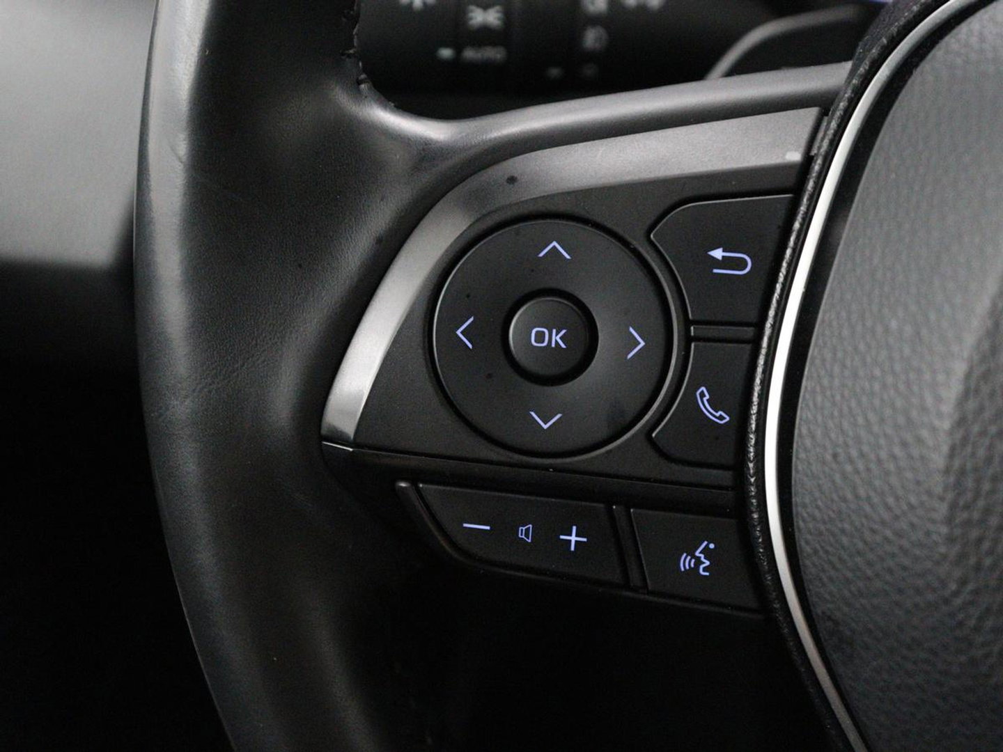 Toyota Corolla 2.0 Hybrid First Edition | Stoel & stuurverwarming | Navigatie | Carplay | Adaptive cruise | Full LED | Camera | Climate control | Bluetooth
