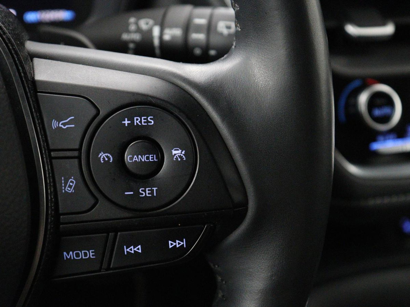 Toyota Corolla 2.0 Hybrid First Edition | Stoel & stuurverwarming | Navigatie | Carplay | Adaptive cruise | Full LED | Camera | Climate control | Bluetooth