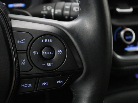 Toyota Corolla 2.0 Hybrid First Edition | Stoel & stuurverwarming | Navigatie | Carplay | Adaptive cruise | Full LED | Camera | Climate control | Bluetooth