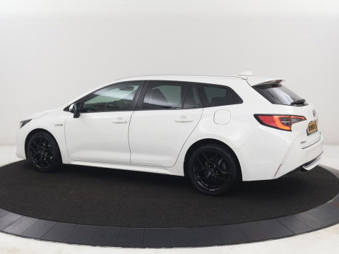 Toyota Corolla 2.0 Hybrid First Edition | Stoel & stuurverwarming | Navigatie | Carplay | Adaptive cruise | Full LED | Camera | Climate control | Bluetooth