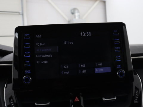 Toyota Corolla 2.0 Hybrid First Edition | Stoel & stuurverwarming | Navigatie | Carplay | Adaptive cruise | Full LED | Camera | Climate control | Bluetooth
