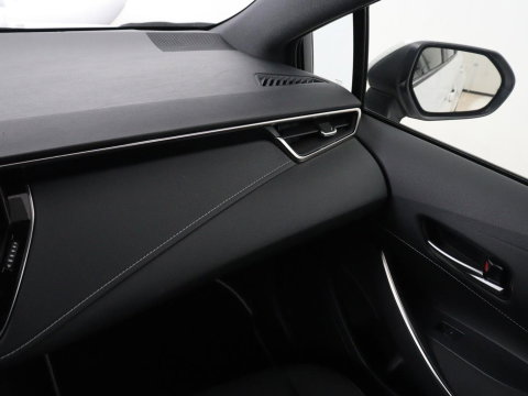 Toyota Corolla 2.0 Hybrid First Edition | Stoel & stuurverwarming | Navigatie | Carplay | Adaptive cruise | Full LED | Camera | Climate control | Bluetooth