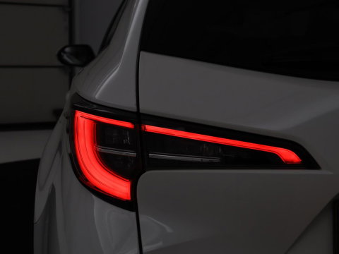 Toyota Corolla 2.0 Hybrid First Edition | Stoel & stuurverwarming | Navigatie | Carplay | Adaptive cruise | Full LED | Camera | Climate control | Bluetooth