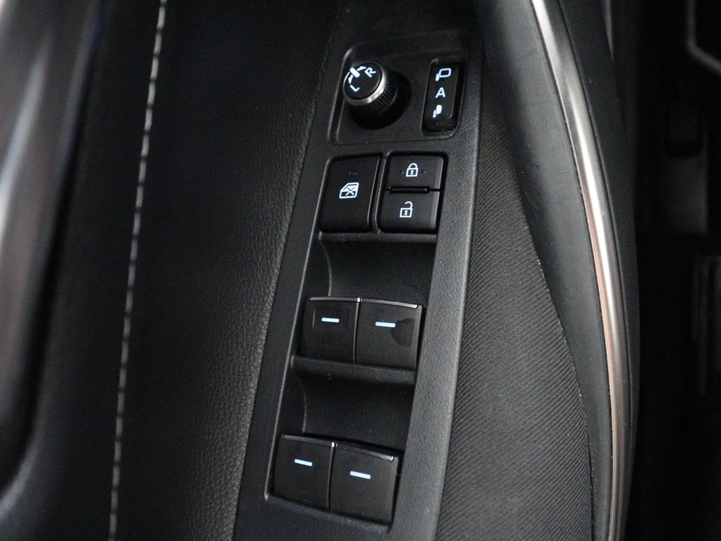 Toyota Corolla 2.0 Hybrid First Edition | Stoel & stuurverwarming | Navigatie | Carplay | Adaptive cruise | Full LED | Camera | Climate control | Bluetooth