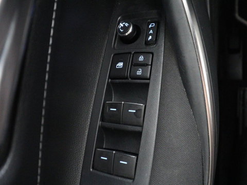 Toyota Corolla 2.0 Hybrid First Edition | Stoel & stuurverwarming | Navigatie | Carplay | Adaptive cruise | Full LED | Camera | Climate control | Bluetooth