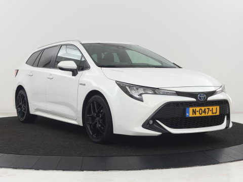Toyota Corolla 2.0 Hybrid First Edition | Stoel & stuurverwarming | Navigatie | Carplay | Adaptive cruise | Full LED | Camera | Climate control | Bluetooth
