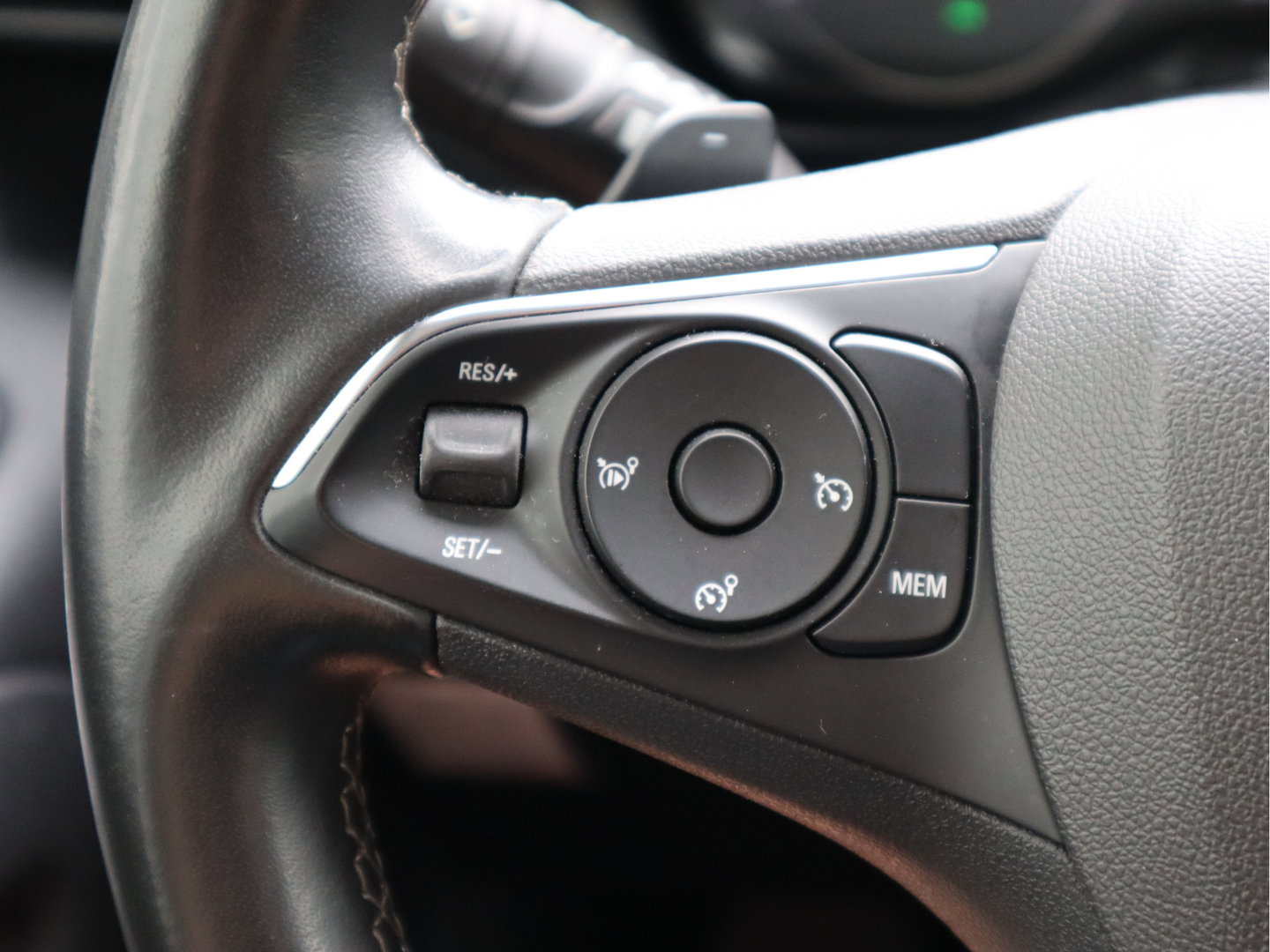 Opel Combo 1.5D 131pk Automaat Euro 6 - Apple - Cruise - Airco