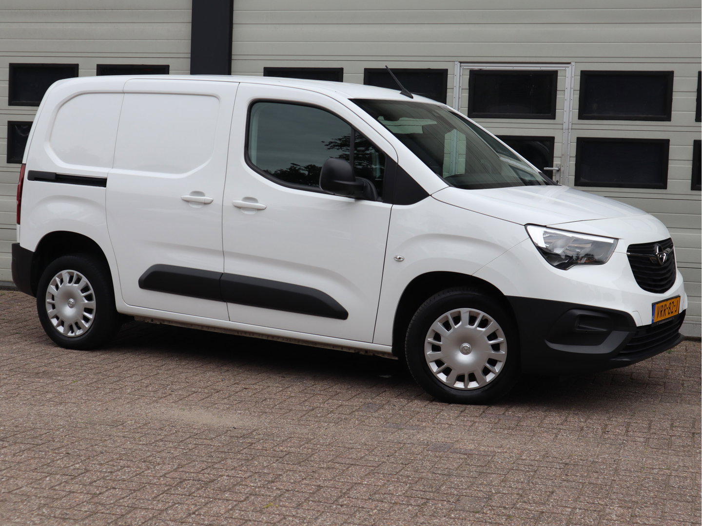 Opel Combo 1.5D 131pk Automaat Euro 6 - Apple - Cruise - Airco