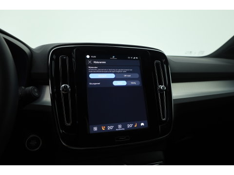 Volvo XC40 2.0 B3 Core | 360 camera | Stoelverwarming | Stuurverwarming | ACC | Blis |