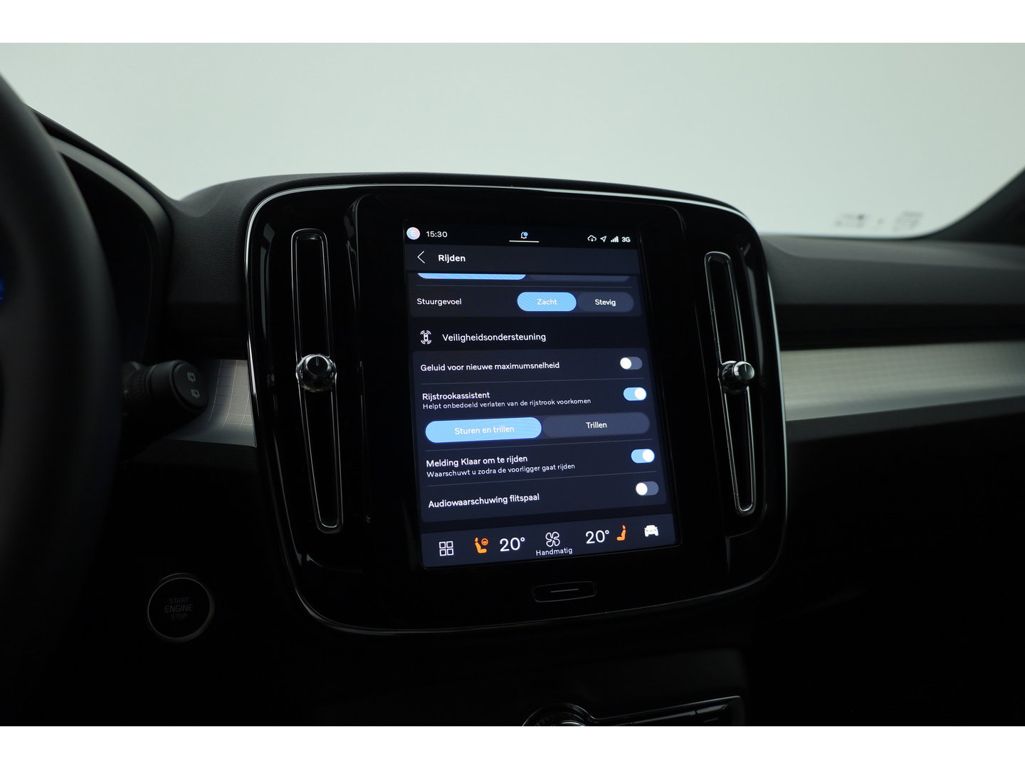 Volvo XC40 2.0 B3 Core | 360 camera | Stoelverwarming | Stuurverwarming | ACC | Blis |