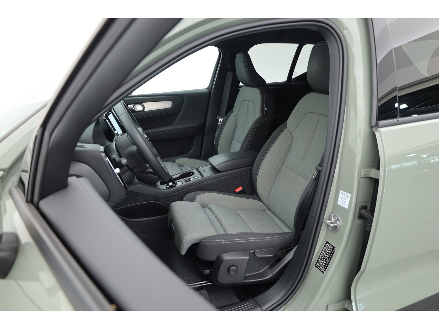 Volvo XC40 2.0 B3 Core | 360 camera | Stoelverwarming | Stuurverwarming | ACC | Blis |
