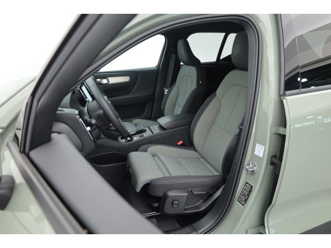 Volvo XC40 2.0 B3 Core | 360 camera | Stoelverwarming | Stuurverwarming | ACC | Blis |