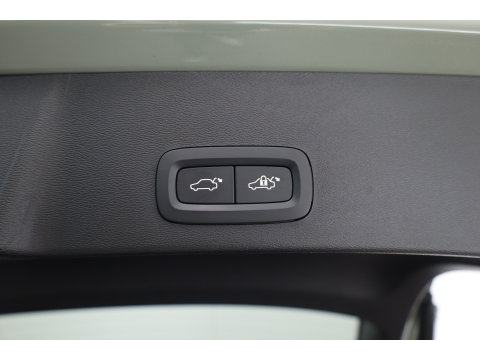 Volvo XC40 2.0 B3 Core | 360 camera | Stoelverwarming | Stuurverwarming | ACC | Blis |
