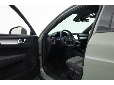 Volvo XC40 2.0 B3 Core | 360 camera | Stoelverwarming | Stuurverwarming | ACC | Blis |