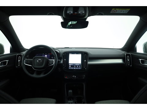 Volvo XC40 2.0 B3 Core | 360 camera | Stoelverwarming | Stuurverwarming | ACC | Blis |