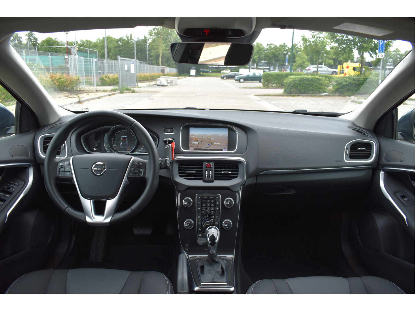 Volvo V40 1.5 T2 Polar+ | NL-Auto | Historie | Standkachel | Stoelverwarming | Nav | Sfeerverl. | Full LED | Zeer netjes