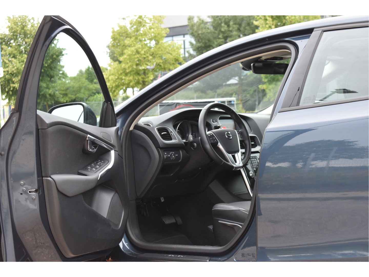 Volvo V40 1.5 T2 Polar+ | NL-Auto | Historie | Standkachel | Stoelverwarming | Nav | Sfeerverl. | Full LED | Zeer netjes