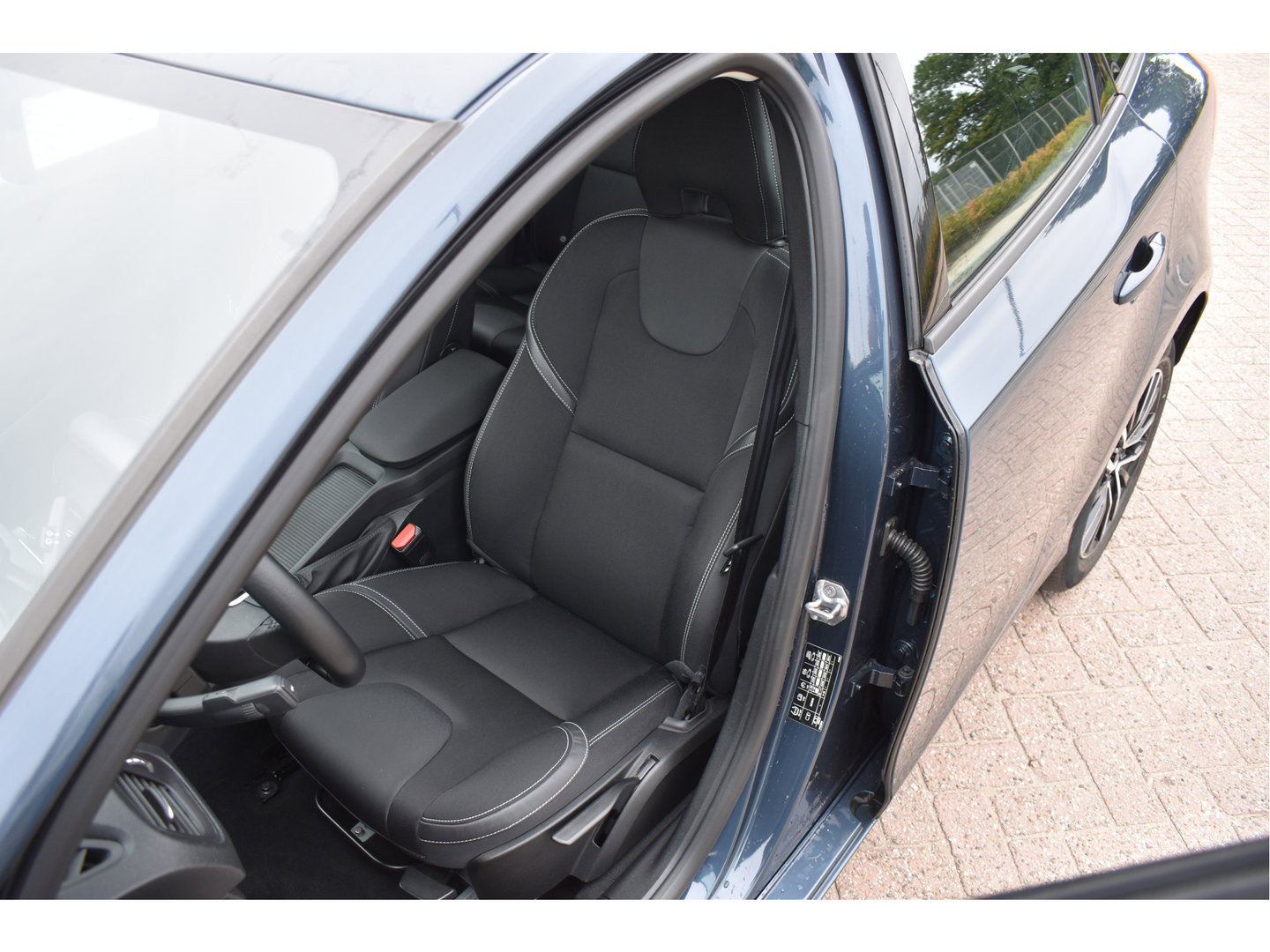 Volvo V40 1.5 T2 Polar+ | NL-Auto | Historie | Standkachel | Stoelverwarming | Nav | Sfeerverl. | Full LED | Zeer netjes