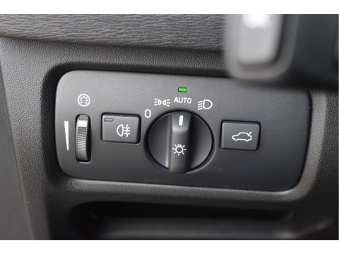 Volvo V40 1.5 T2 Polar+ | NL-Auto | Historie | Standkachel | Stoelverwarming | Nav | Sfeerverl. | Full LED | Zeer netjes