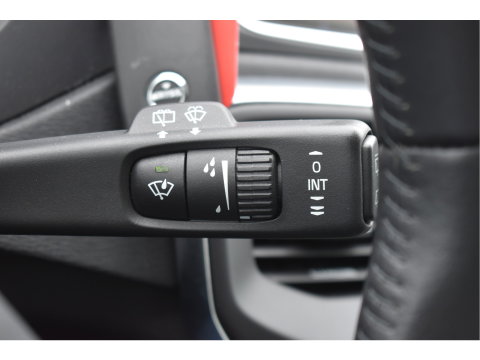 Volvo V40 1.5 T2 Polar+ | NL-Auto | Historie | Standkachel | Stoelverwarming | Nav | Sfeerverl. | Full LED | Zeer netjes